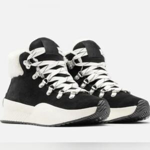 NEW Sorel Black and White Women's Boots